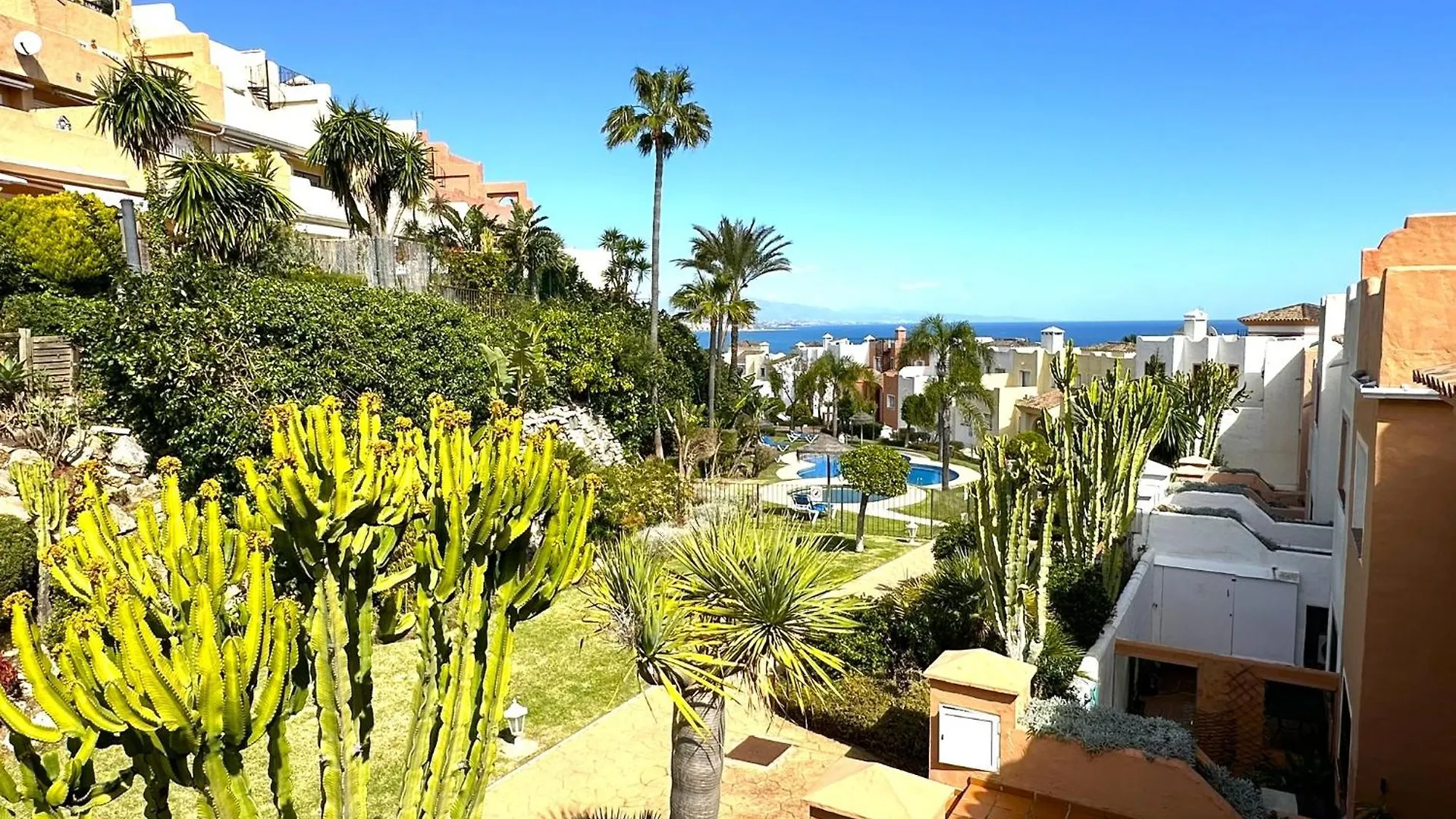 Appartamento Penthouse Terrazas De La Bahia Bahia de Casares 0*,  Spagna